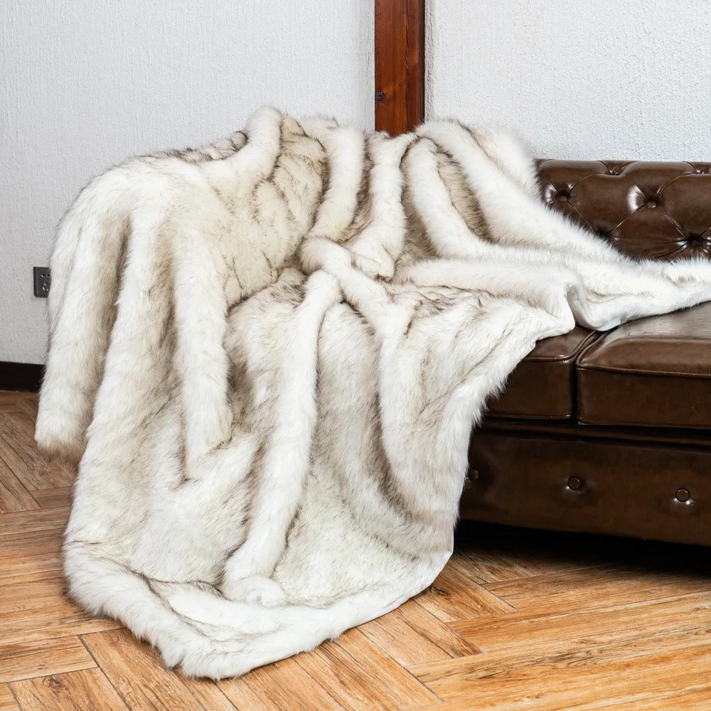 Luxury Faux Fur Blanket - Warmth & Style for Your Home