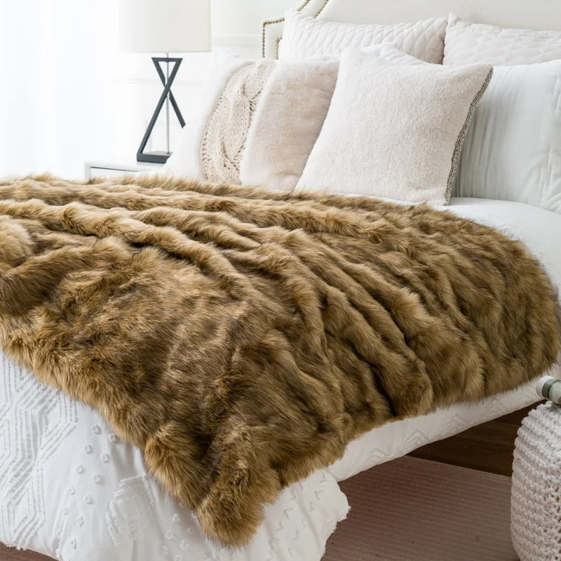 Luxury Faux Fur Blanket - Warmth & Style for Your Home