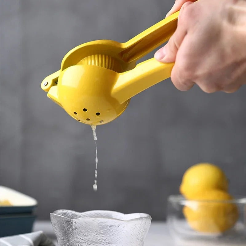 Manual Lemon Squeezer made of Aluminium - CitrusPress