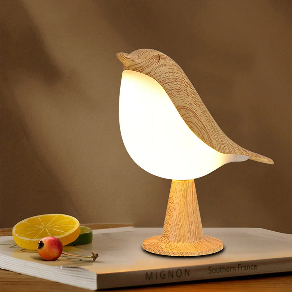 Aviara - Elegant Bird-Shaped Wall Lamp with Wood