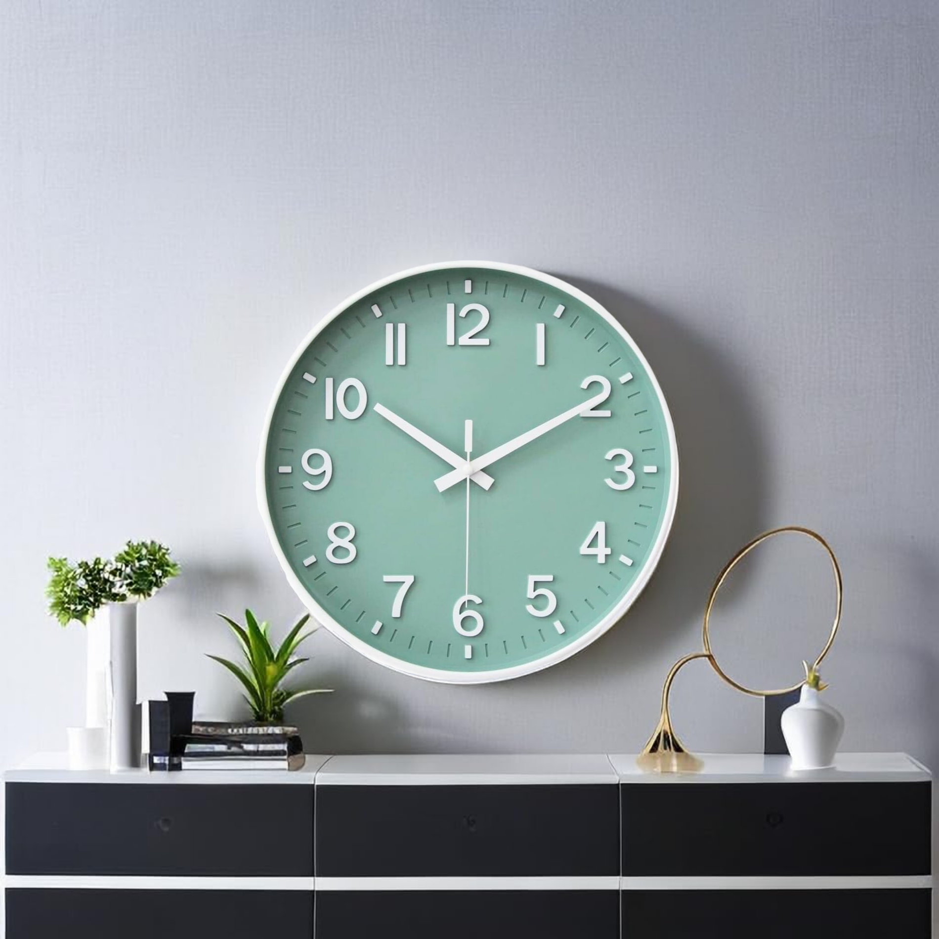 Modern Silent Wall Clock - Large Numbers | Diameter 30 cm