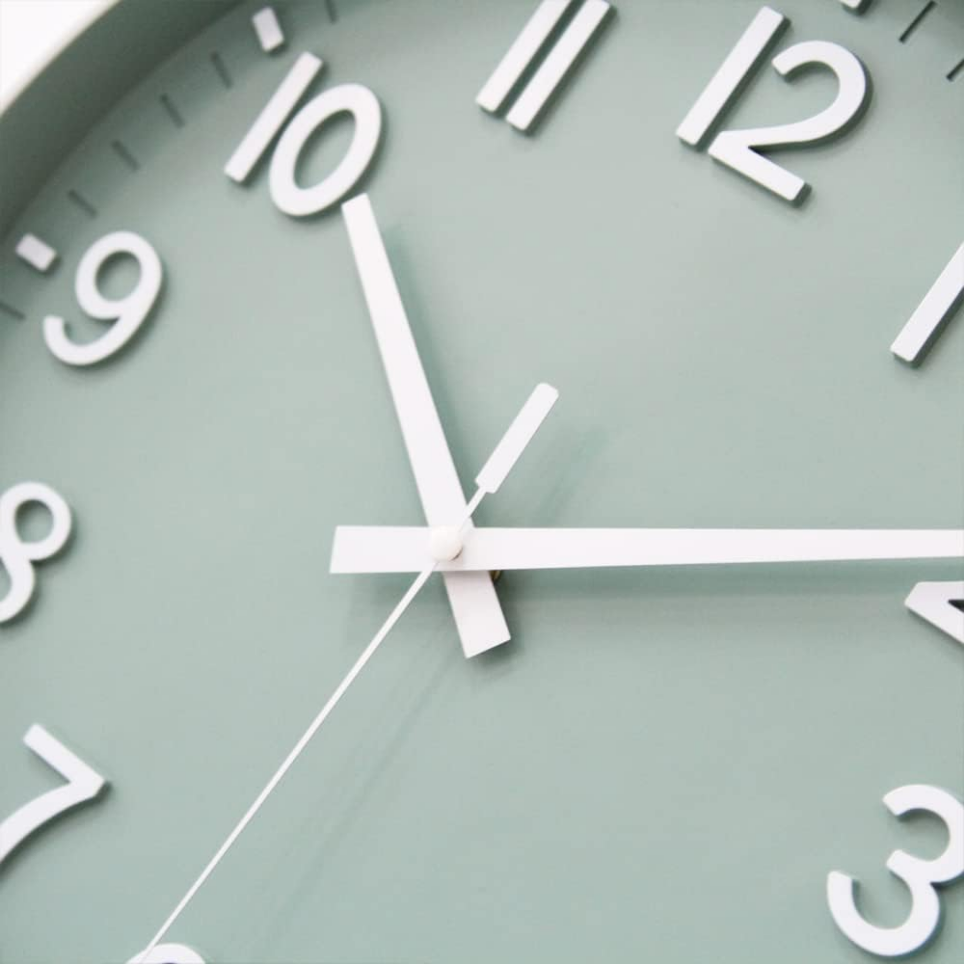 Modern Silent Wall Clock - Large Numbers | Diameter 30 cm