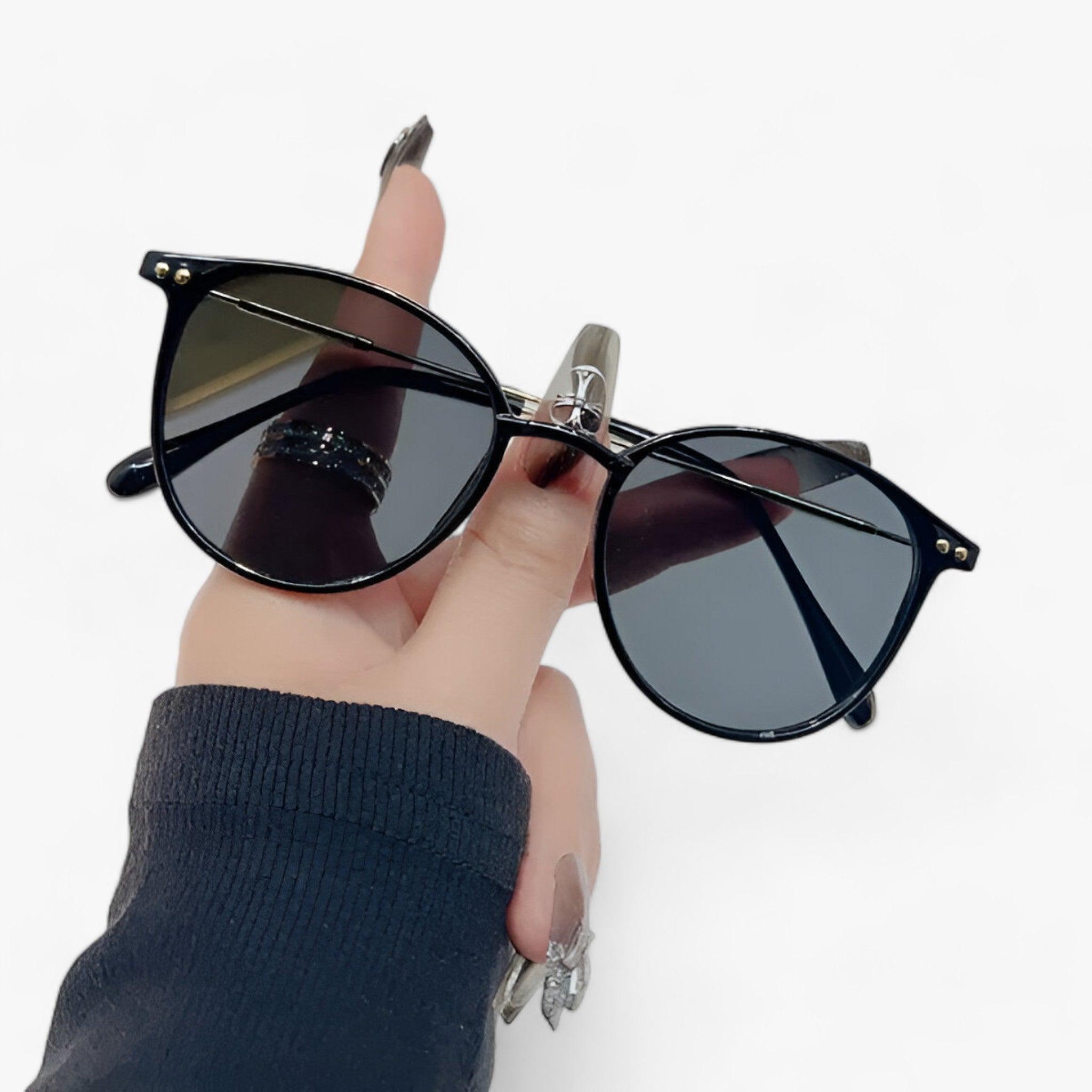 Luxurious Ladies' Sunglasses with Round Frame – Liora