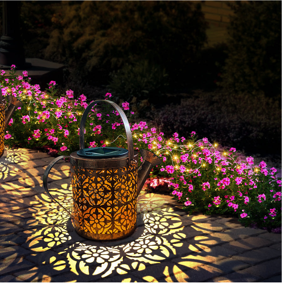 Watering Can Garden Light with Spray Lighting – Magical Solar Outdoor Lighting