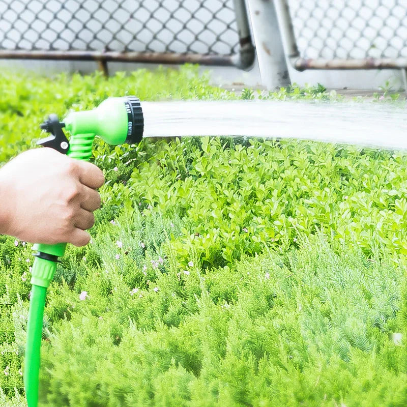 Expandable Garden Hose with Spray Nozzle – FlexaFlow