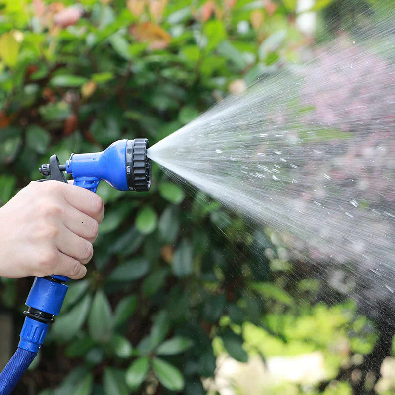 Expandable Garden Hose with Spray Nozzle – FlexaFlow