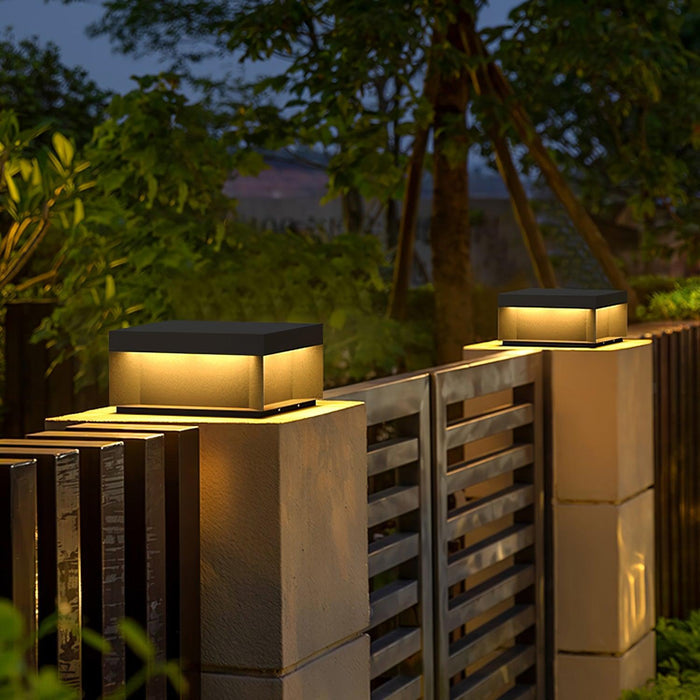 Robust Solight Solar Wall Lamp | Weatherproof and Efficient