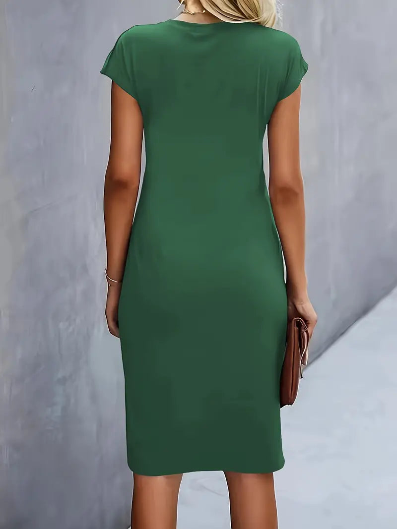 Midi Dress – Flattering Silhouette and Timeless Design