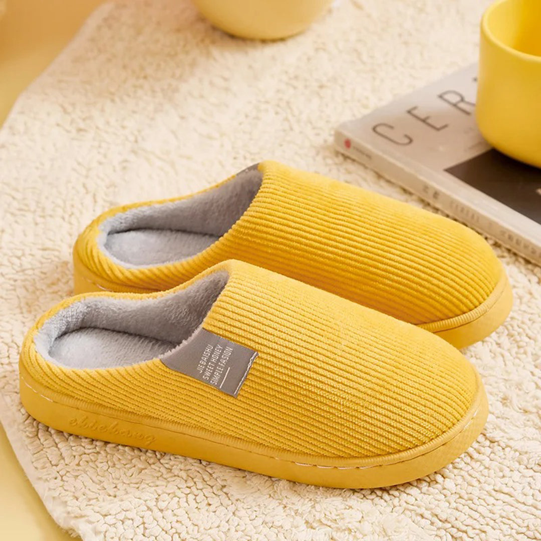 Women’s Winter Warm Slip-on Slippers - Comfort & Style