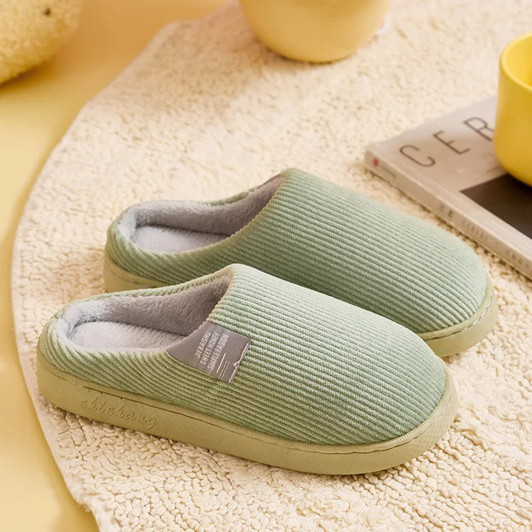 Women’s Winter Warm Slip-on Slippers - Comfort & Style