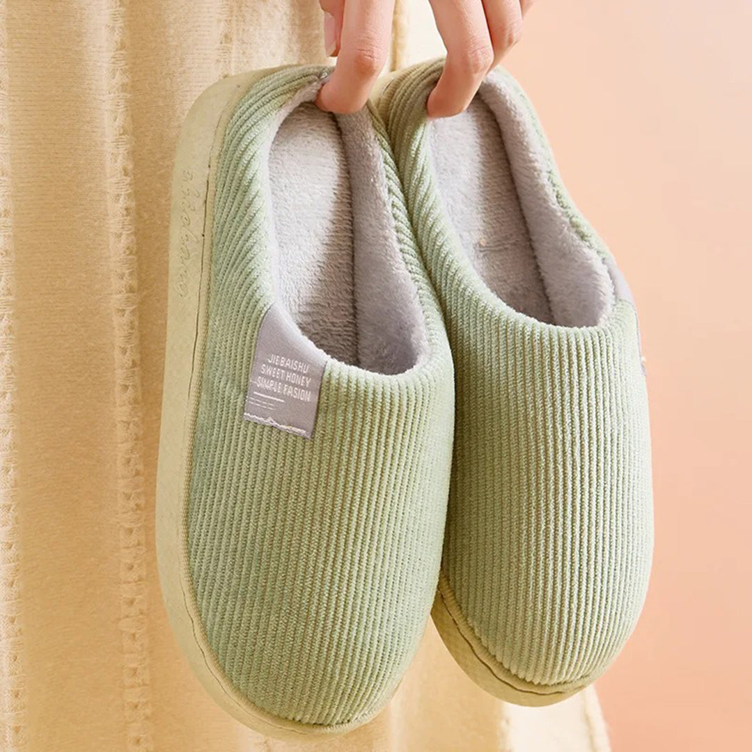 Women’s Winter Warm Slip-on Slippers - Comfort & Style