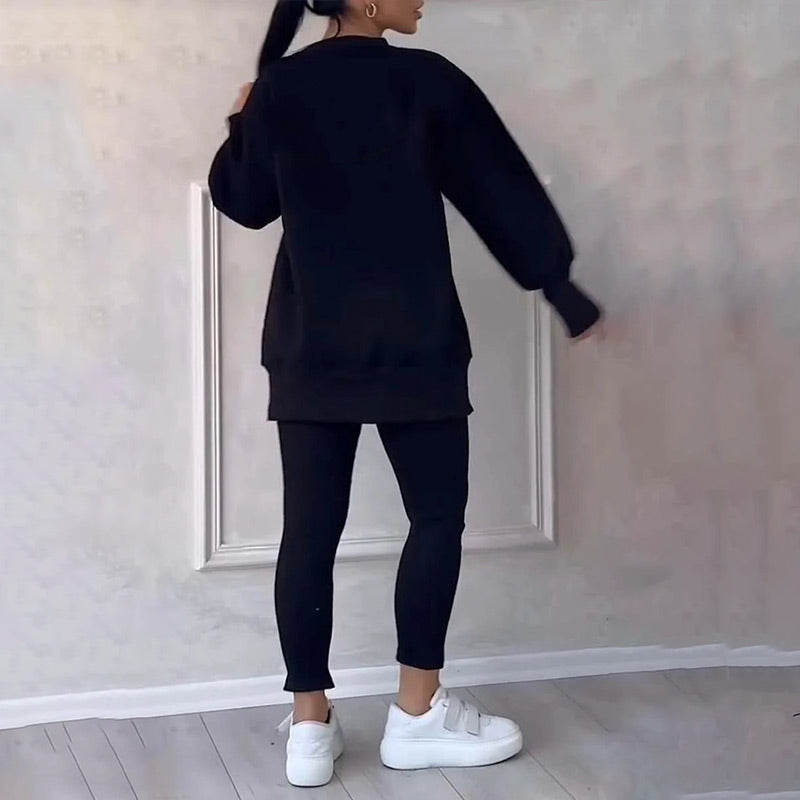 LuxeLounge Wearable Comfort Set | Oversized sweatshirt and seamless leggings for all-day style and ease