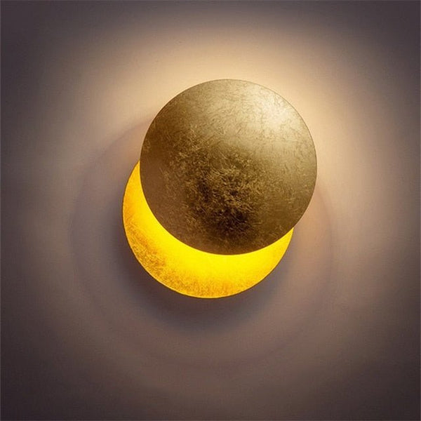 Wall Lamp with Magical Moonlight - Lunora