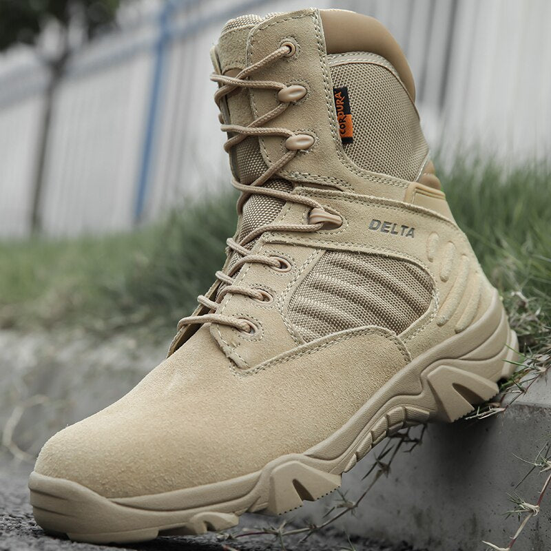 Tactical Army Boots - Insulation and Durability