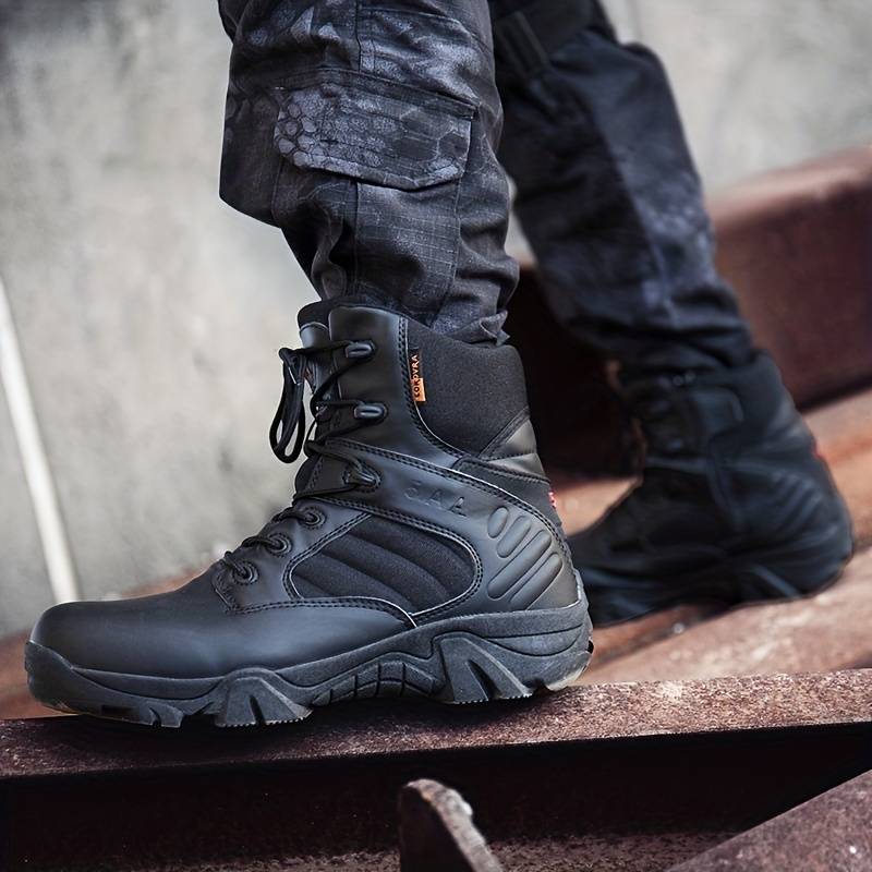 Tactical Army Boots - Insulation and Durability
