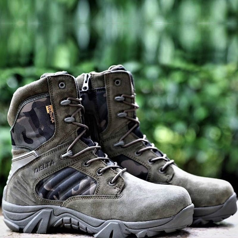 Tactical Army Boots - Insulation and Durability