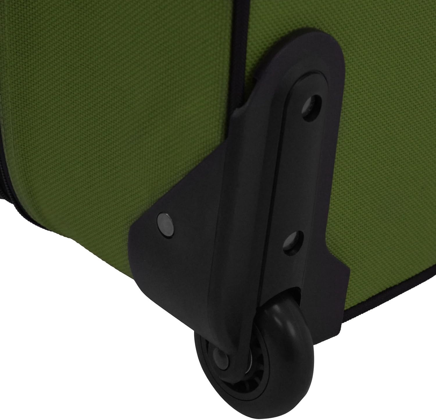 2-piece soft luggage set with expandable design and skate wheels