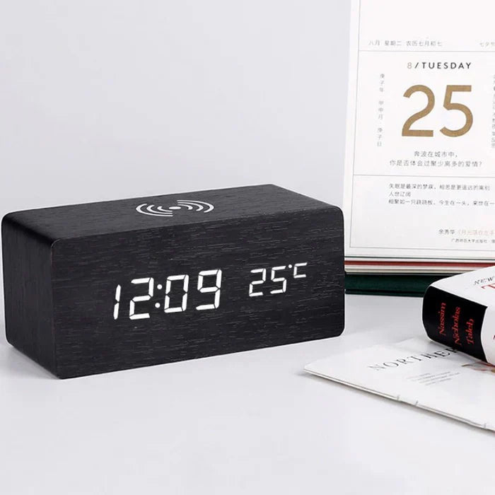 Smart Digital Clock with Voice Control – Lighting and Temperature Display