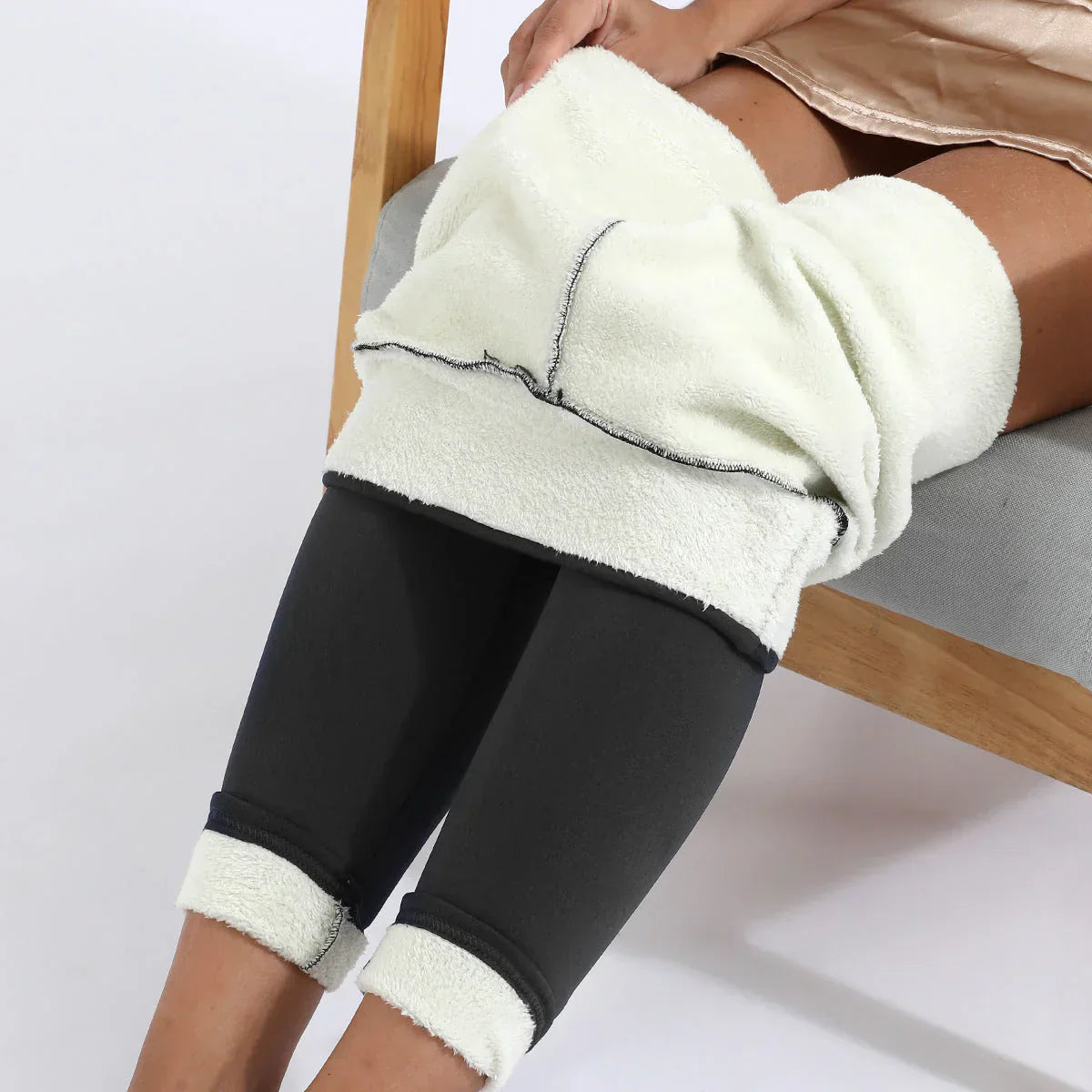 Premium Fleece Leggings – Warm and Comfortable for Winter Days